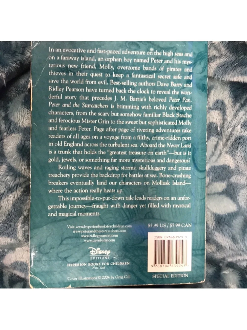 Peter and the Starcatchers Illustrated paperback - Blue Cover damaged